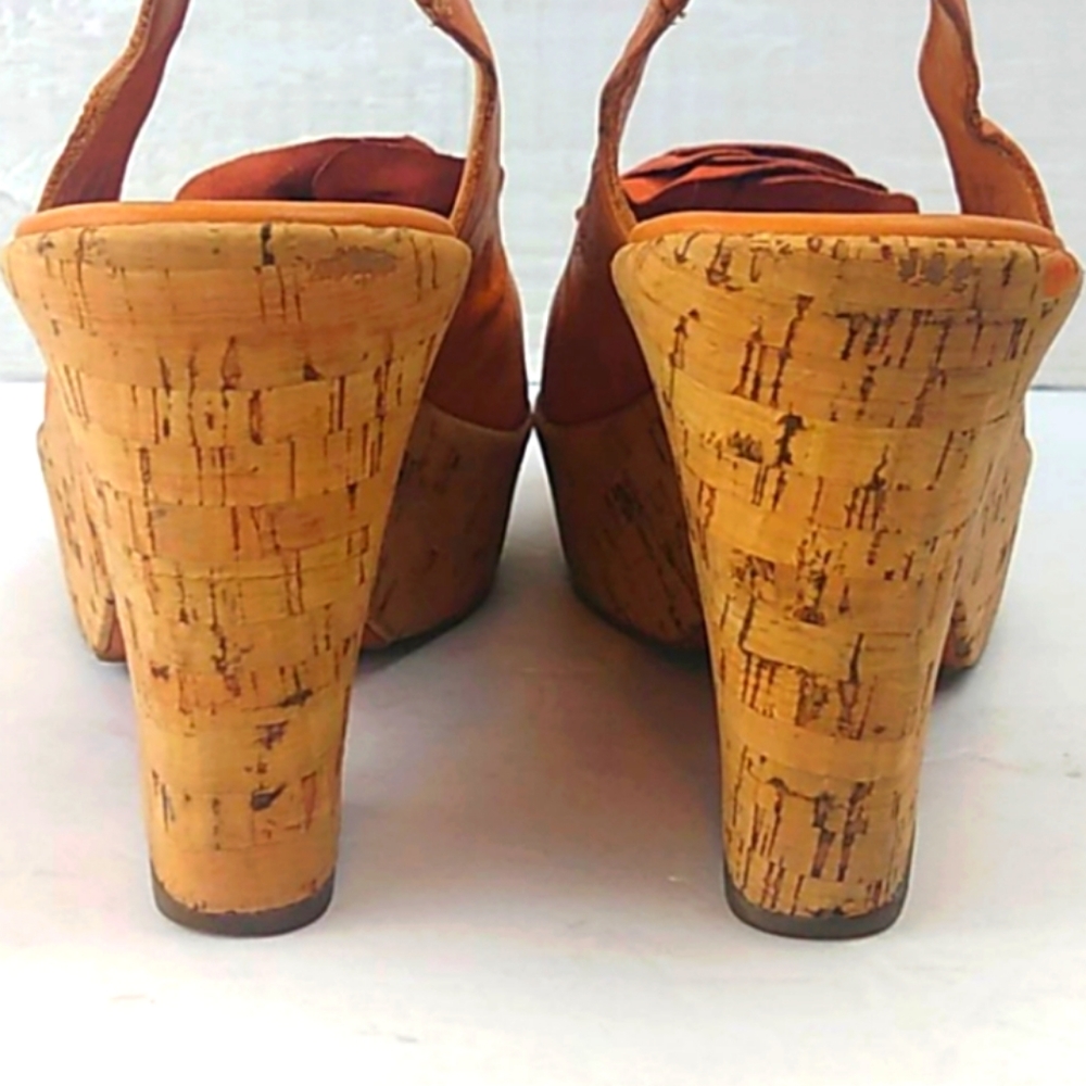 Kork-Ease Carmel Leather Flowered "4 Platform Slings - Picture 5 of 11